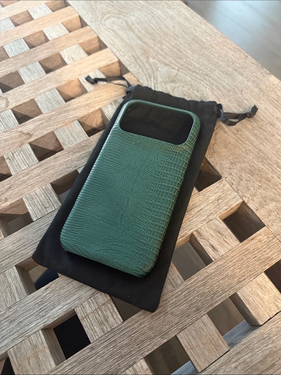 Handle Case For iPhone 17 Pro Max In Lizard – Labodet Inserif iPhone 17 Pro Max Case, Green Lizard 🦎